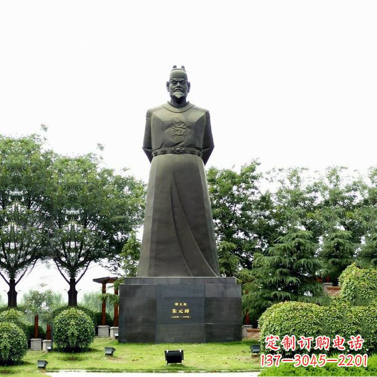 酒泉“洪武之治”明太祖石雕塑像