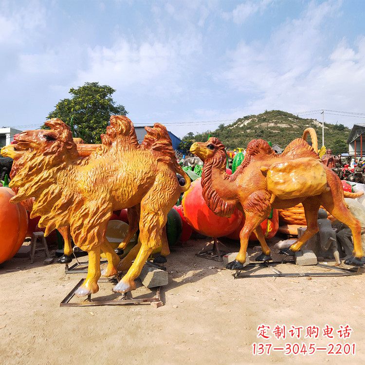 酒泉玻璃钢彩绘仿真骆驼雕塑
