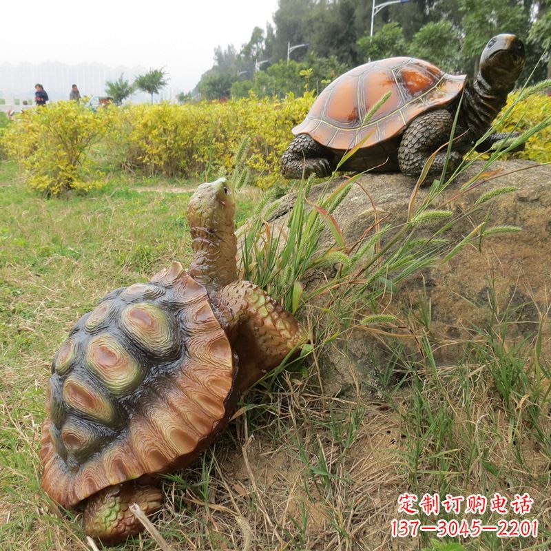 酒泉玻璃钢乌龟园林草丛动物雕塑摆件