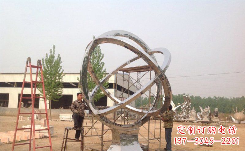 酒泉不锈钢抽象圆环雕塑。