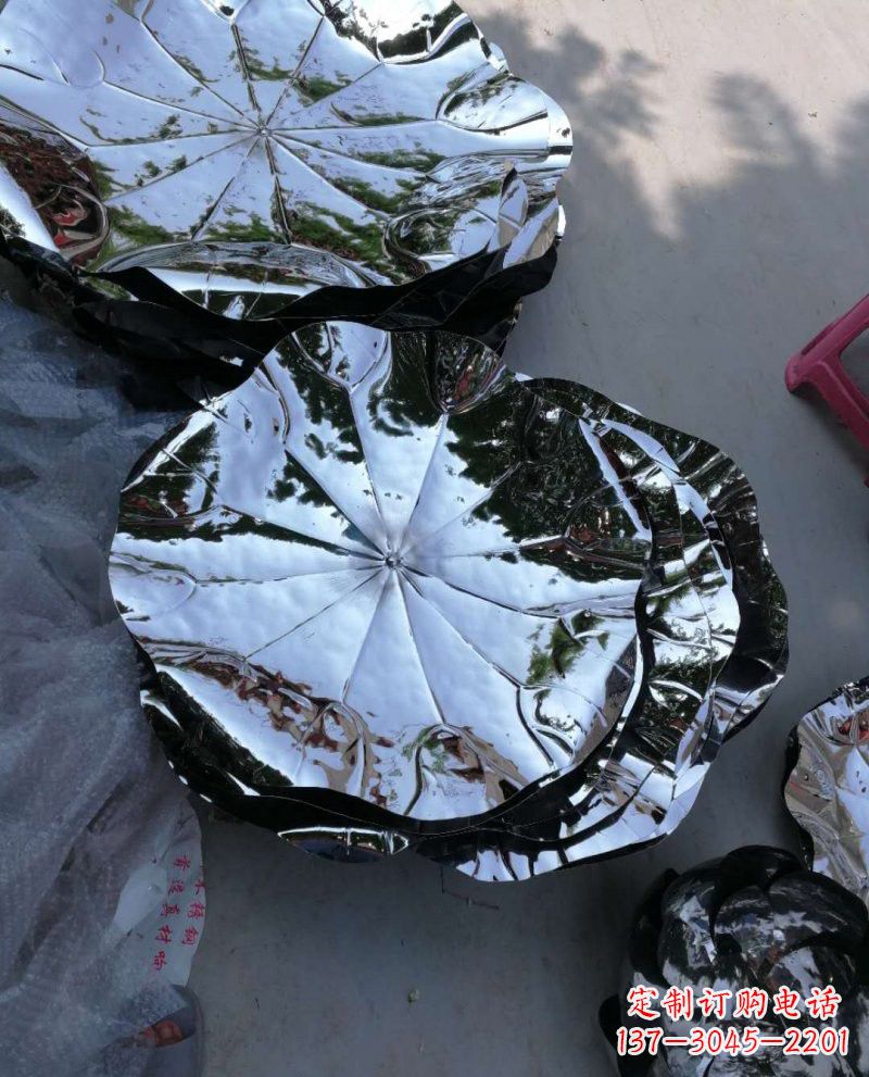 酒泉不锈钢锻造莲花雕塑效果图