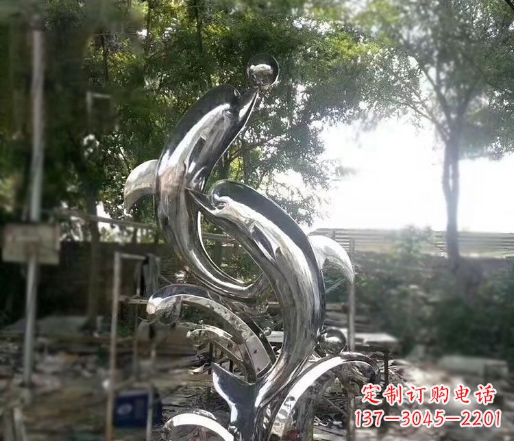 酒泉不锈钢海豚顶球雕塑