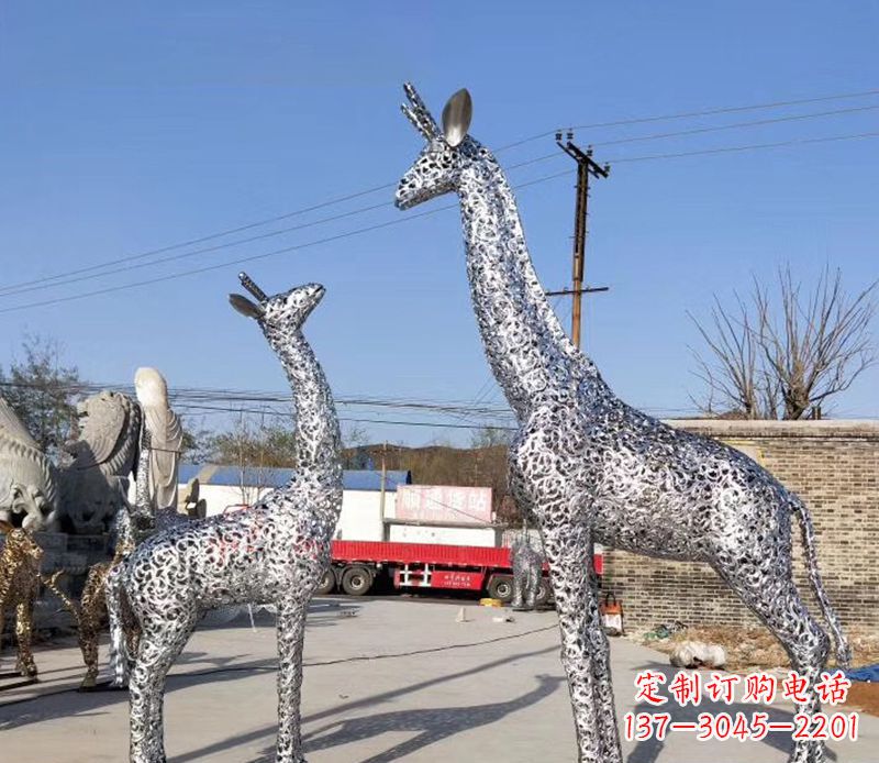 酒泉不锈钢镂空动物长颈鹿雕塑