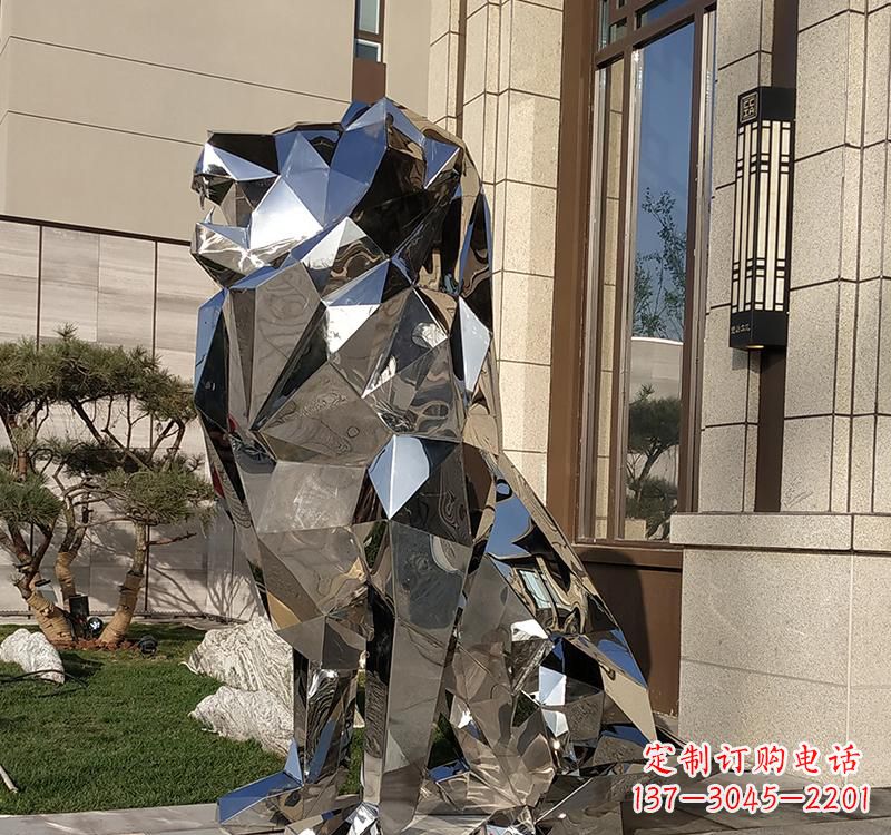 酒泉不锈钢狮子雕塑精美而又富有艺术感