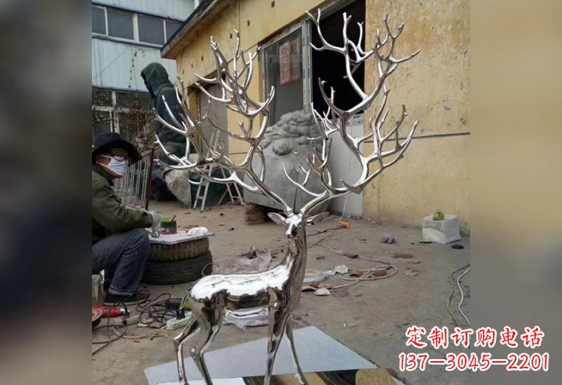 酒泉不锈钢树枝鹿雕塑艺术精美的自然之美