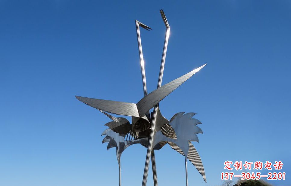 酒泉不锈钢鸵鸟雕塑精美外形、传神表现
