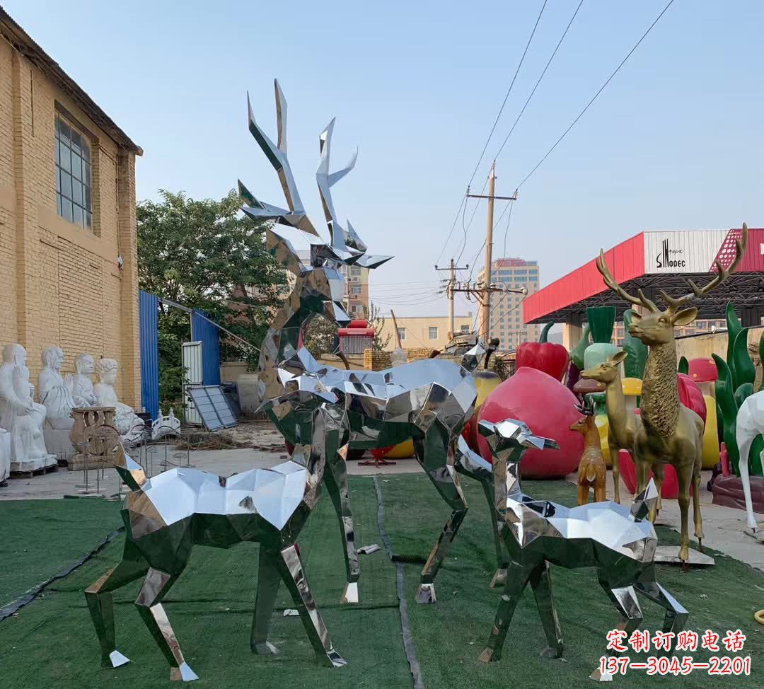 酒泉梅花鹿雕塑一种独特的城市装饰