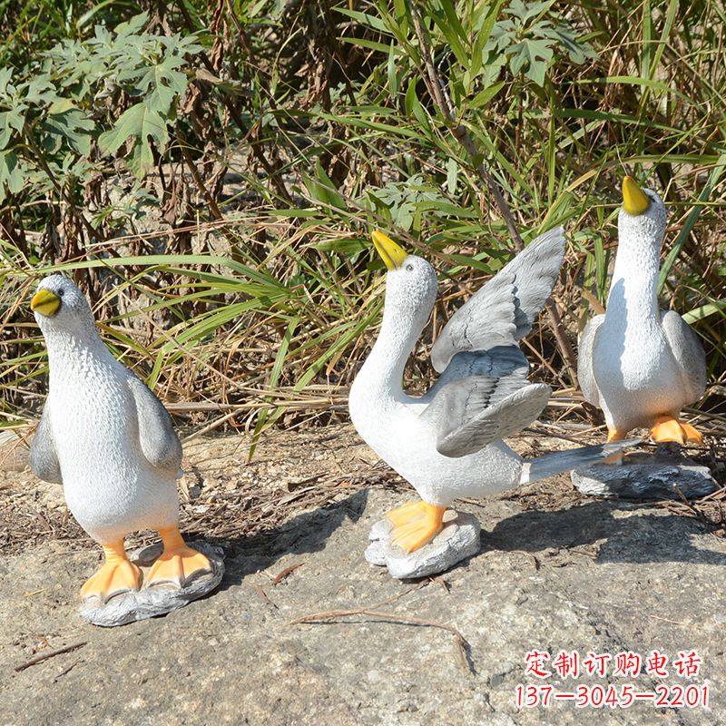 酒泉象征和平的和平鸽雕塑