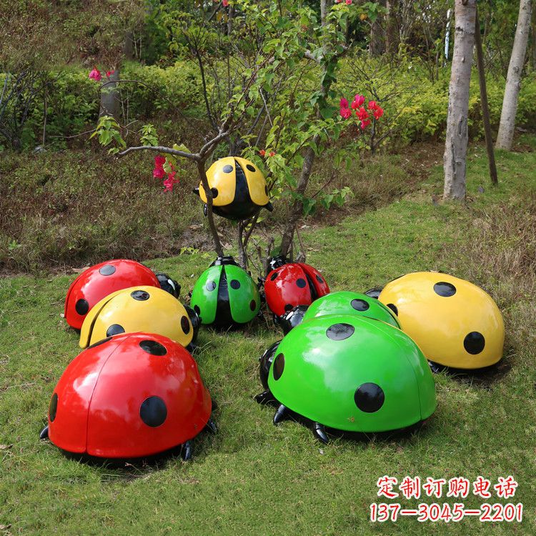 酒泉七星瓢虫卡通雕塑