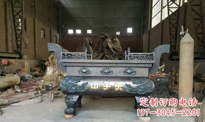 酒泉寺庙香炉铜雕_2