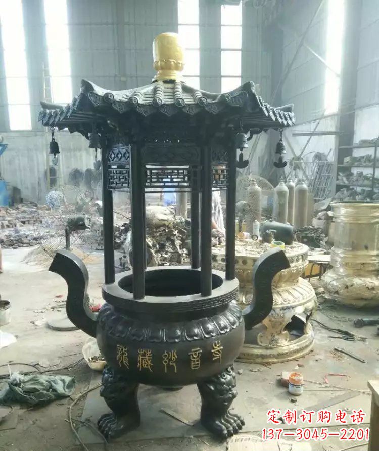 酒泉寺庙圆香炉铜雕 (2)