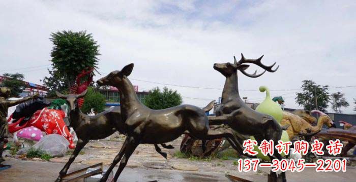 酒泉跳跃的小鹿铜雕