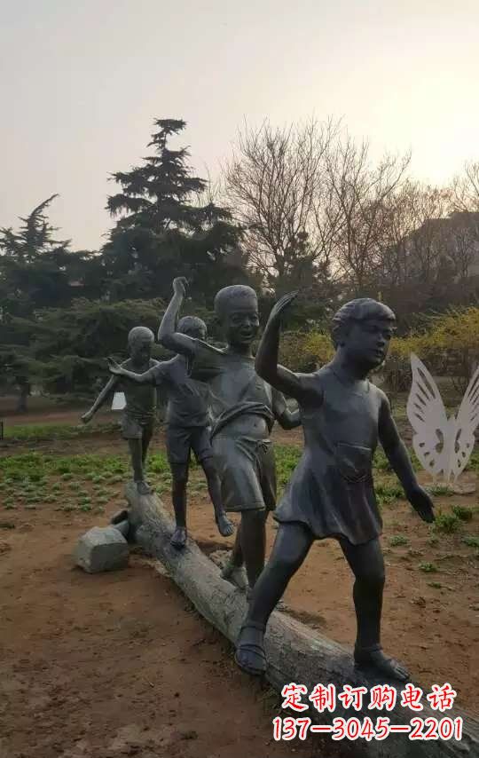 酒泉玩走独木桥儿童铜雕