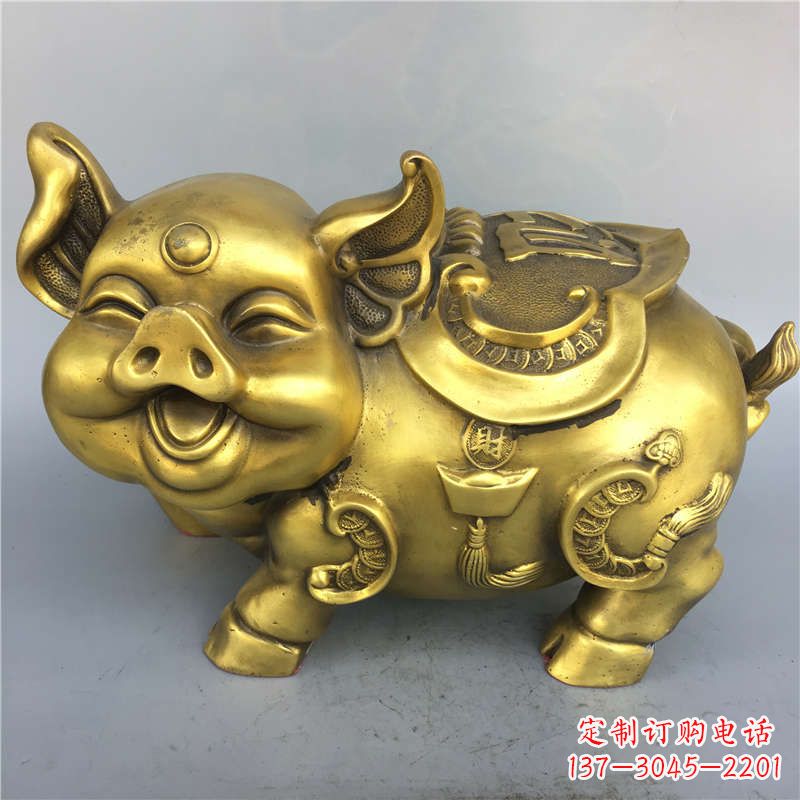 酒泉招财卡通猪铜雕-企业商场美陈动物生肖风水雕塑摆件