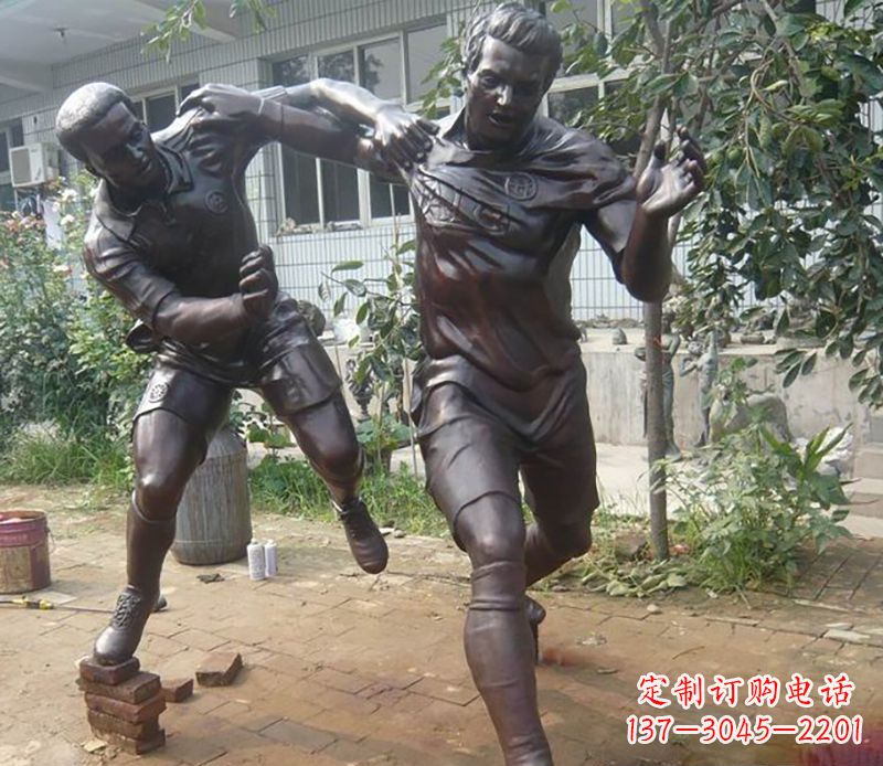 酒泉足球运动公园人物铜雕